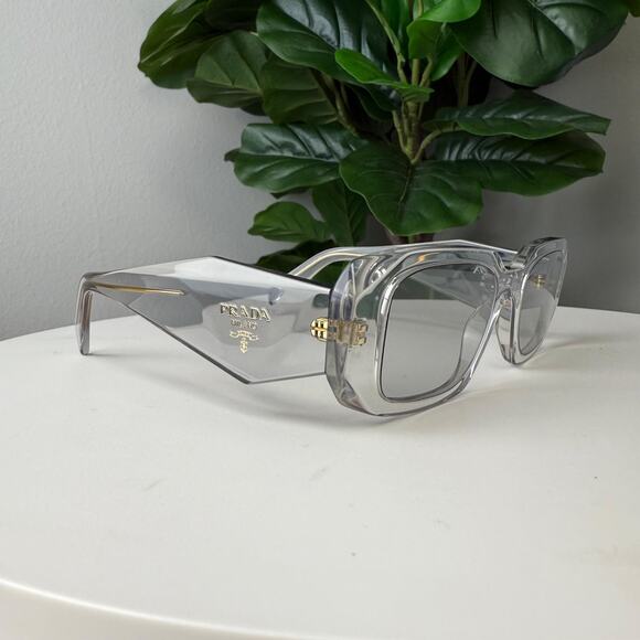 Prada Eyewear Prada oval frame sunglasses - Picture 1 of 3